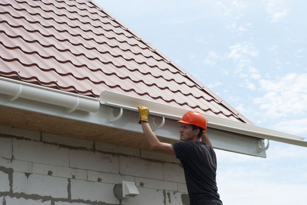 Cost of Rain Gutter Repair in Venice